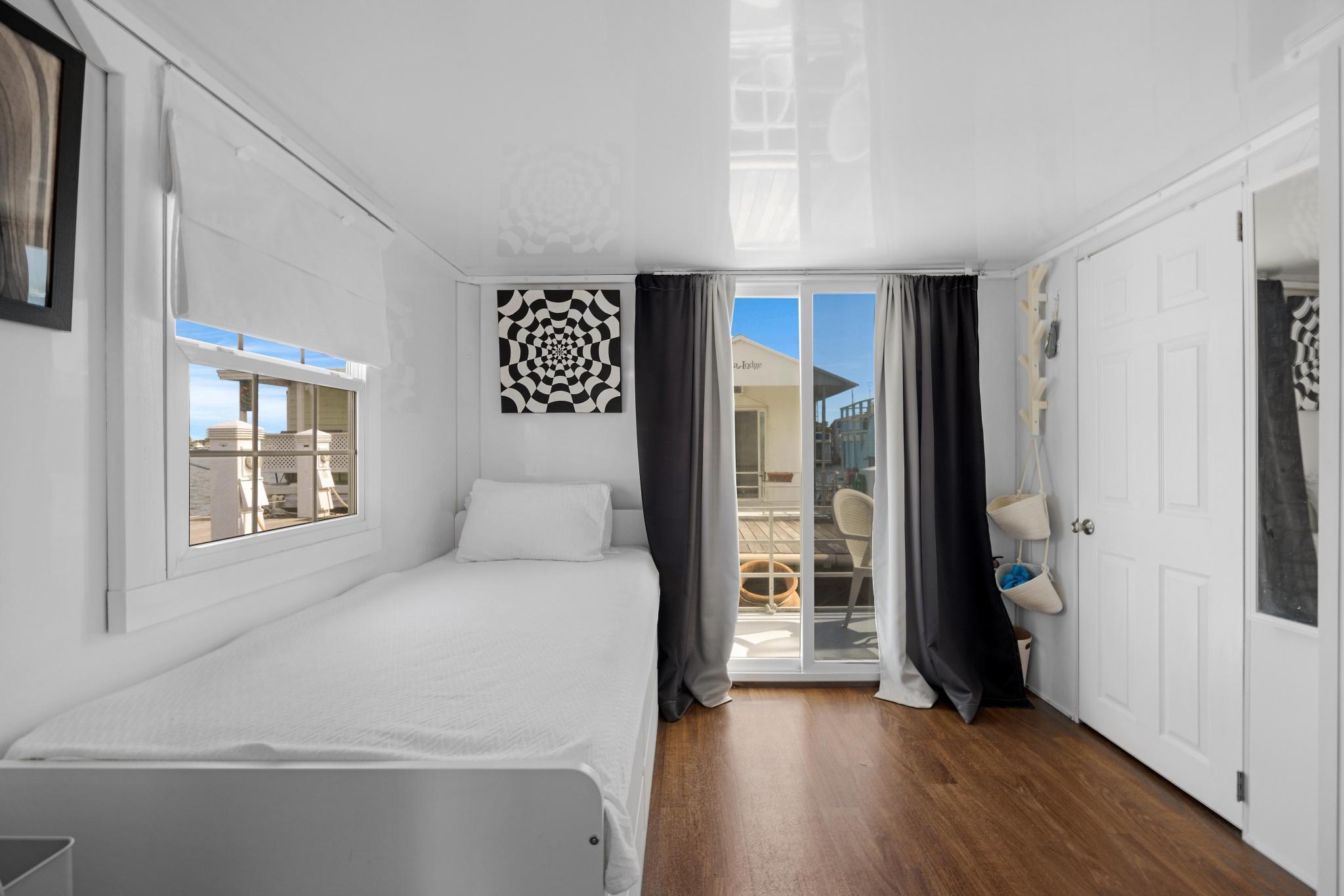 Key West, Florida 33040, United States, 1 Bedroom Bedrooms, ,1 BathroomBathrooms,Residential,Active,209696