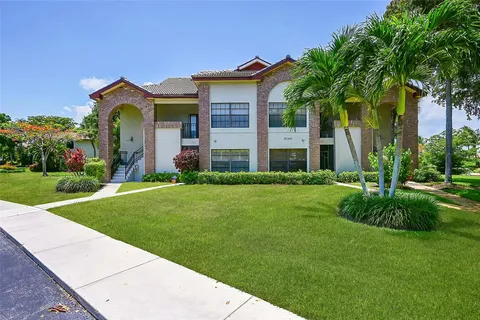 8049 Aberdeen Dr Unit 101, Boynton Beach, FL MLS: F10443065