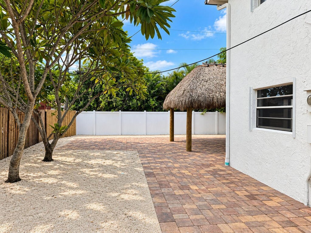 Photo of 1125 W PROSPECT Road, Fort Lauderdale, FL 33309 (MLS # B26081425)