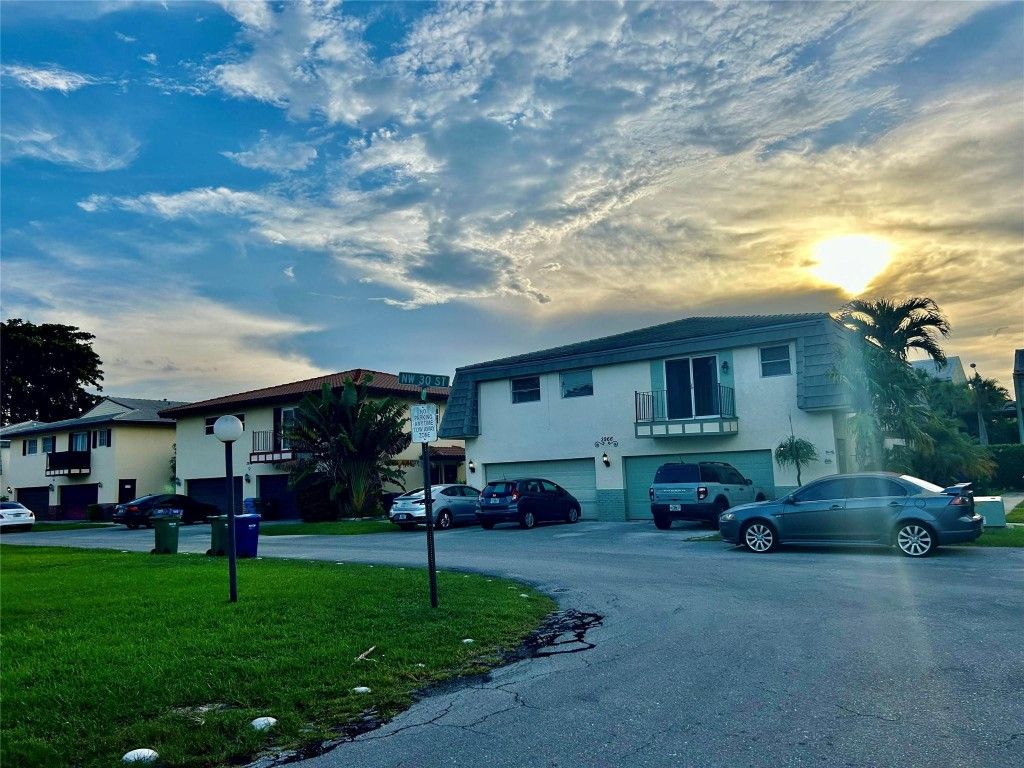 Photo of 2966 NW 89th Terrace #15-4, Coral Springs, FL 33065 (MLS # F10534158)