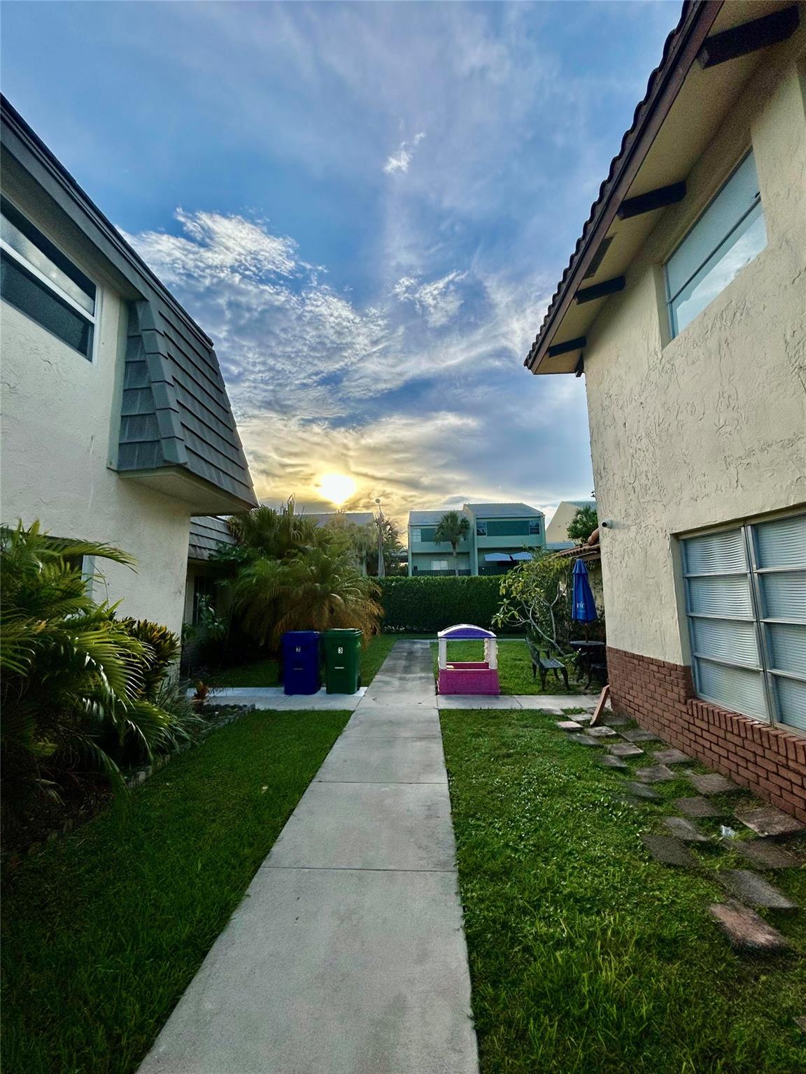 FOREST VILLAS CONDO - Residential Lease