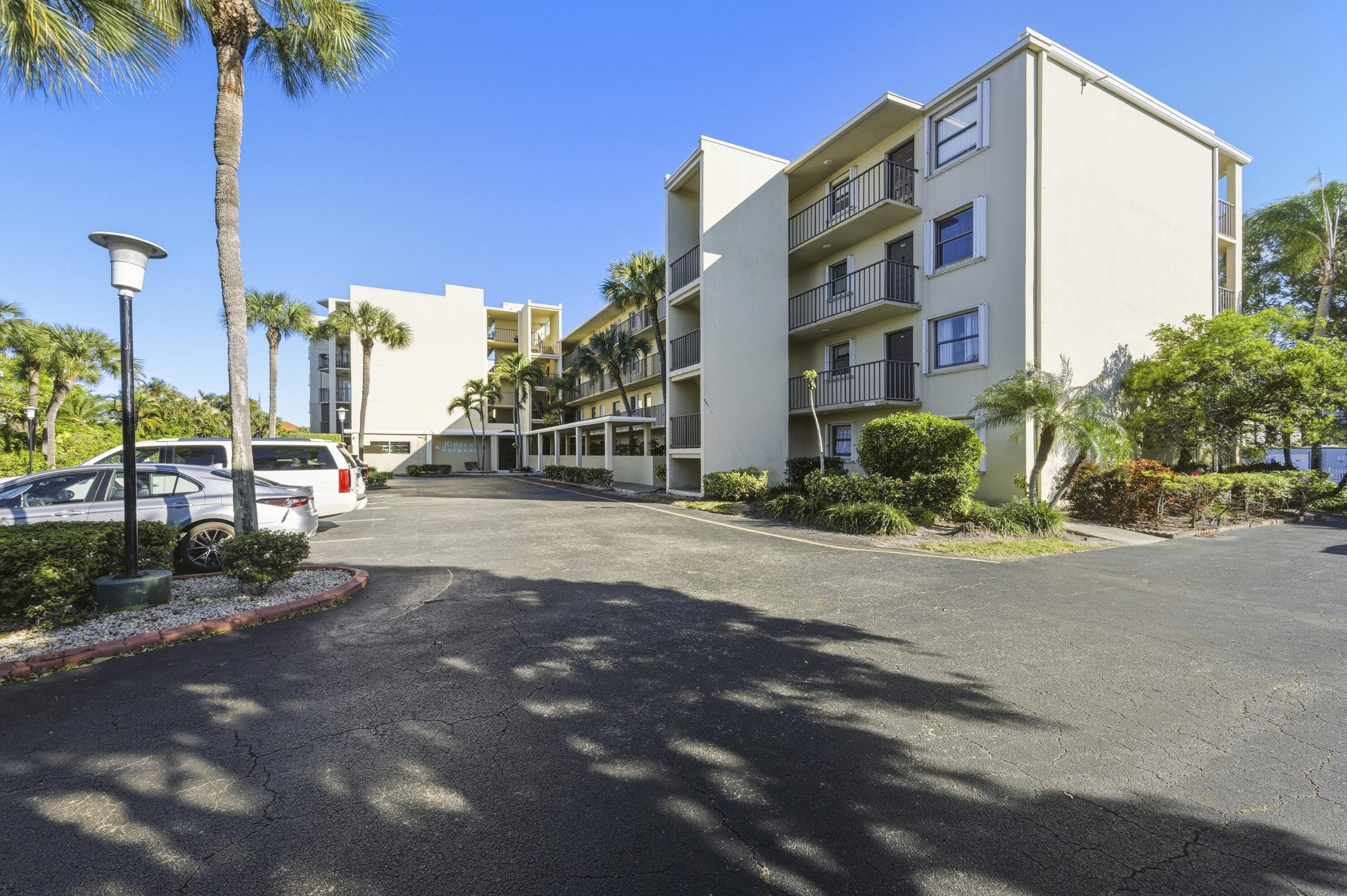 HIDDEN HARBOUR OF THE PALM BEACHES CONDO - Residential Lease