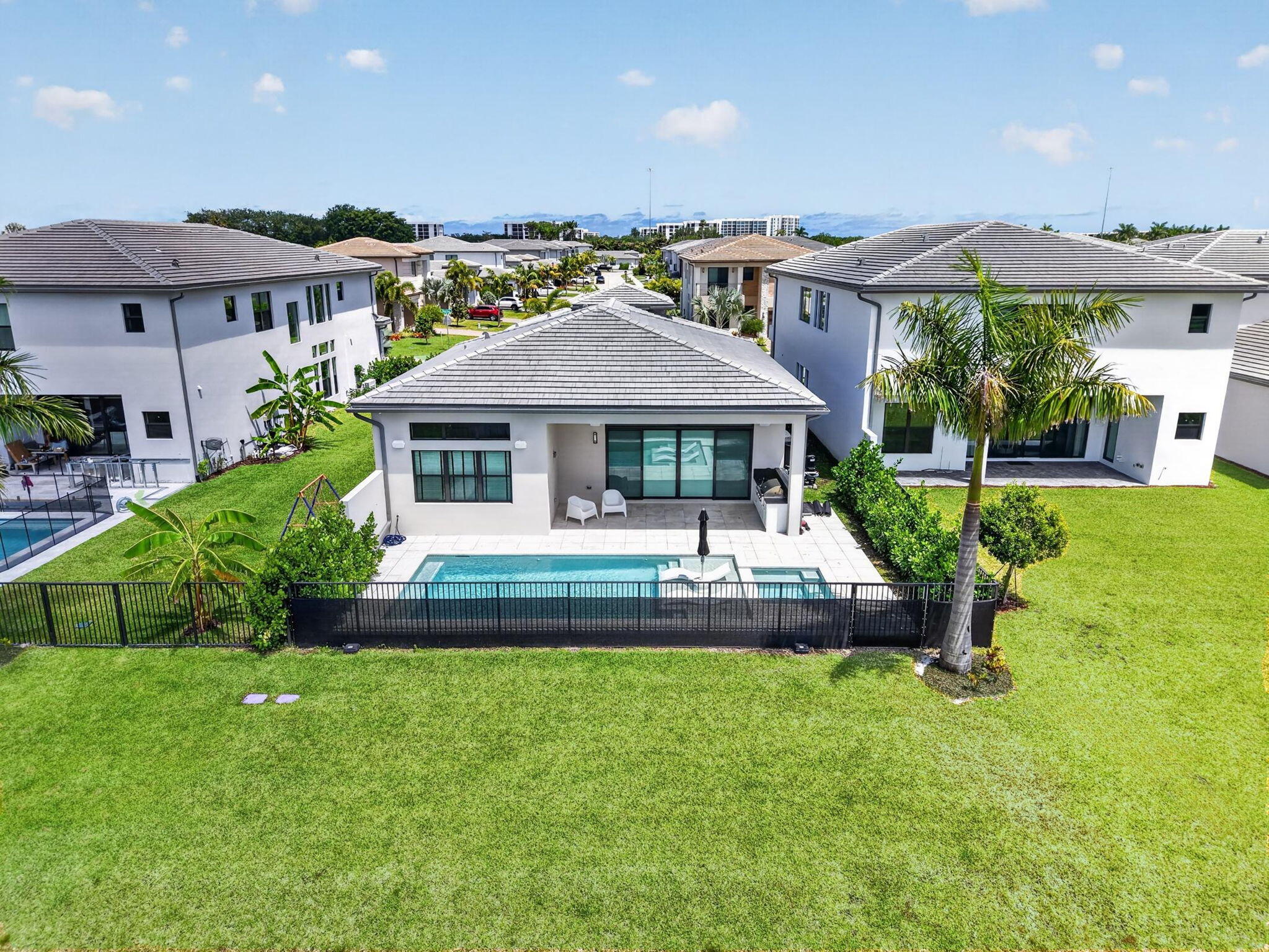 LOTUS PALM - Residential