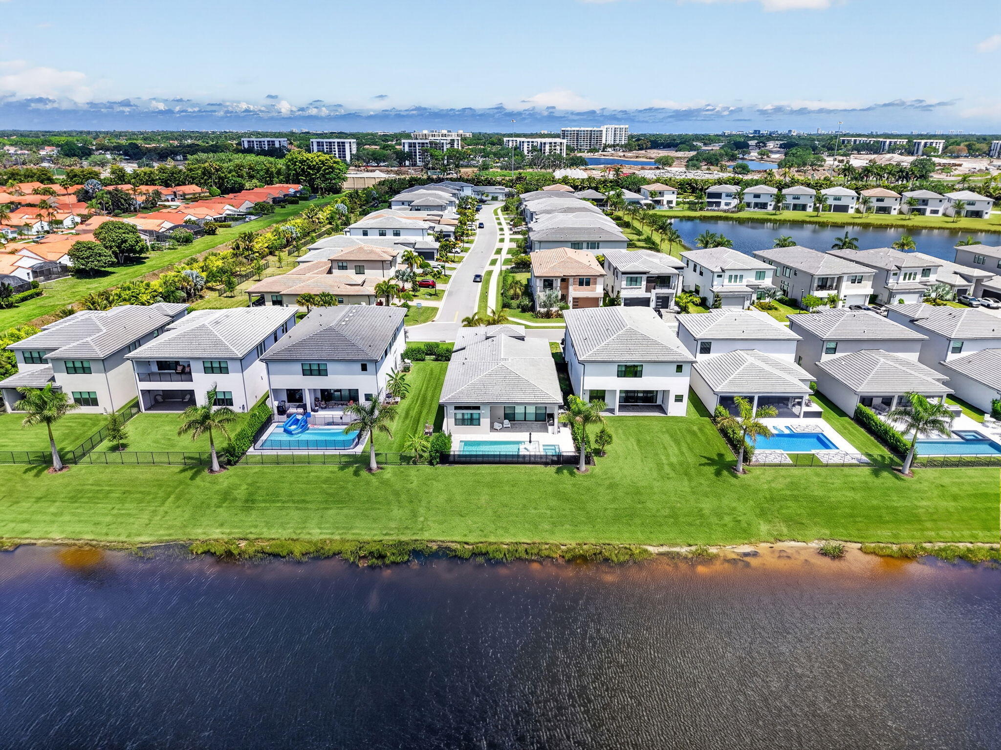 LOTUS PALM - Residential