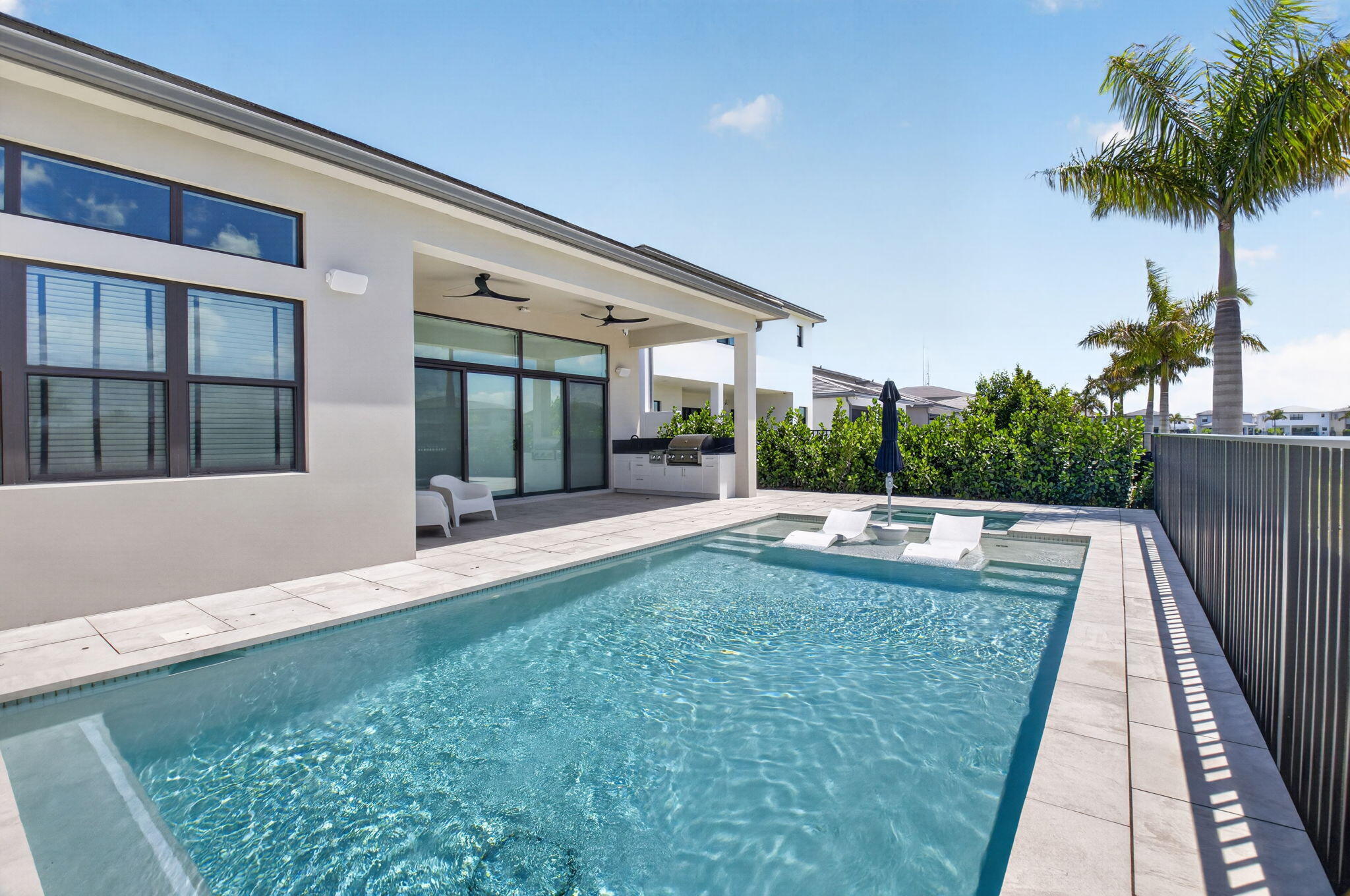 LOTUS PALM - Residential