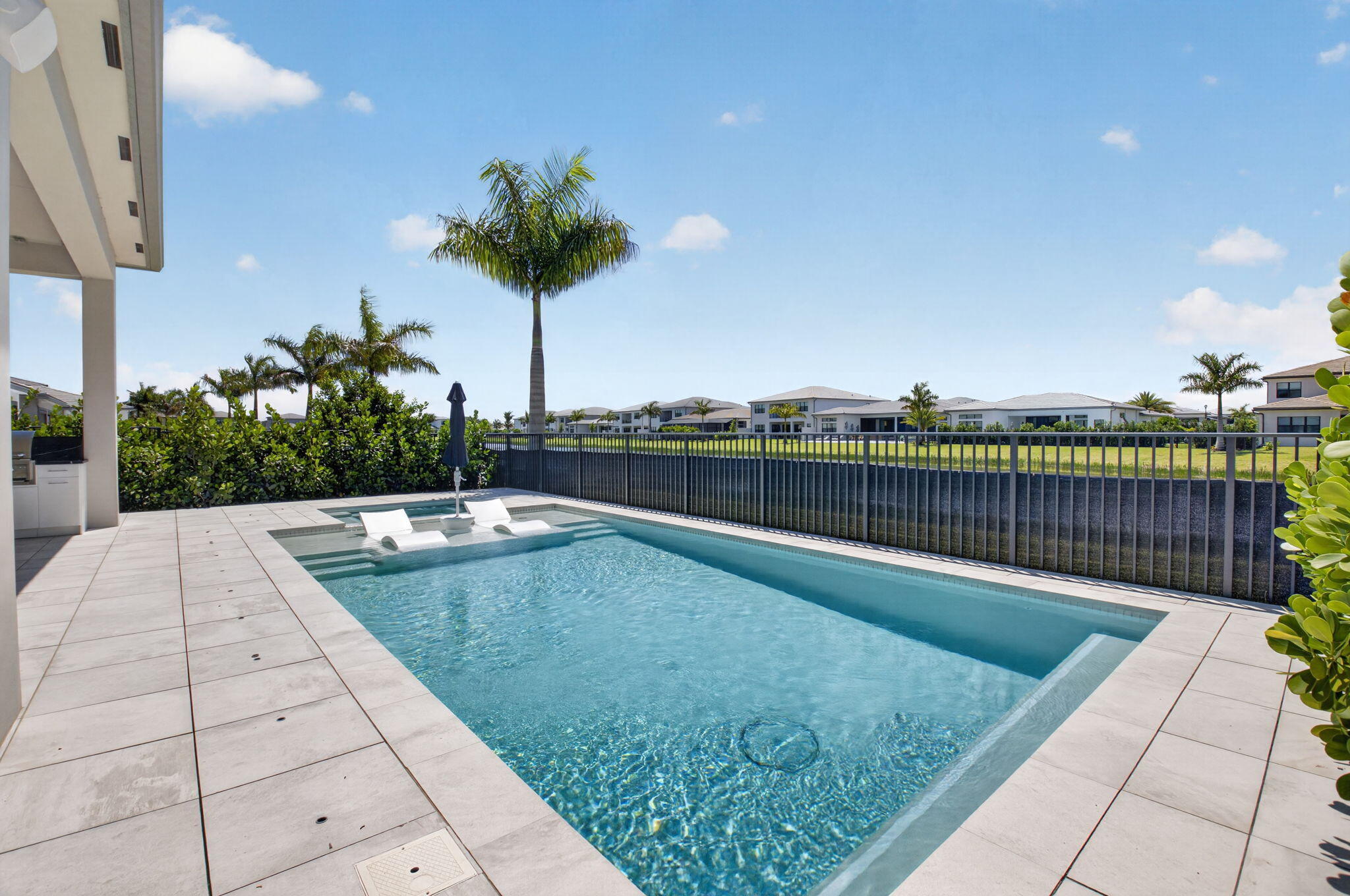 LOTUS PALM - Residential