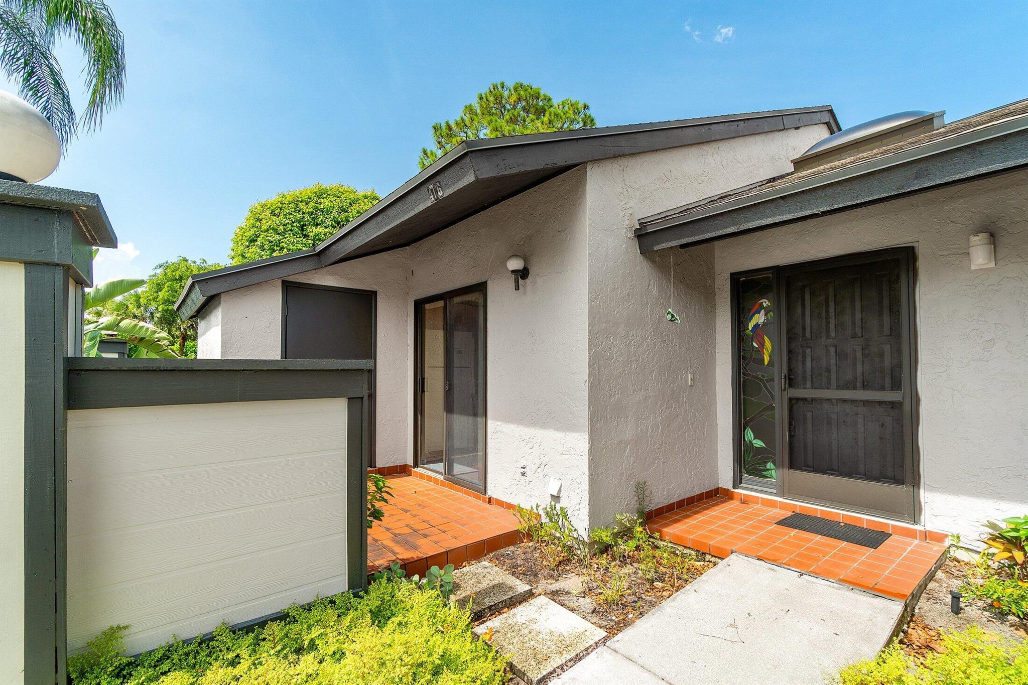 476 Lynbrook Court