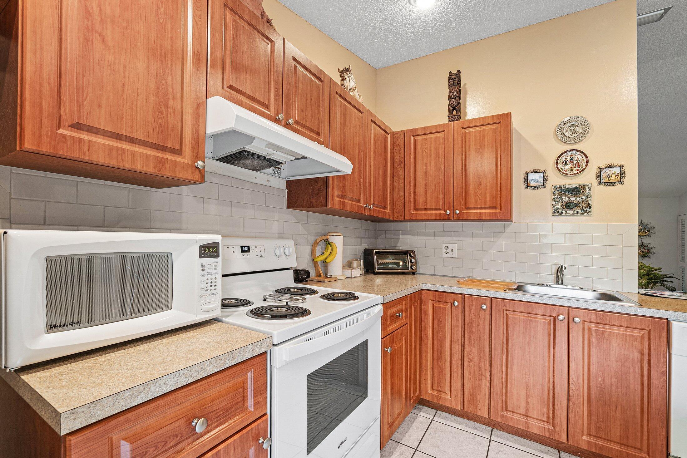 STRATHMORE GATE WEST UNIT 3 - Residential