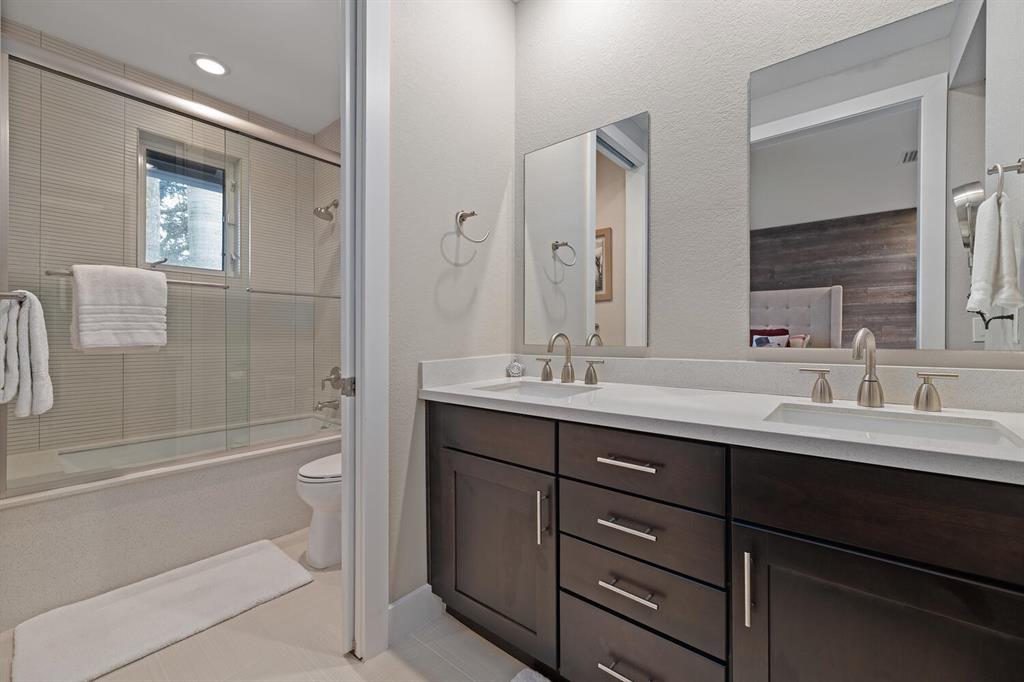 SADDLE TRAIL PARK OF WELLINGTON - Residential