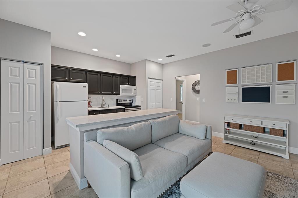 SADDLE TRAIL PARK OF WELLINGTON - Residential