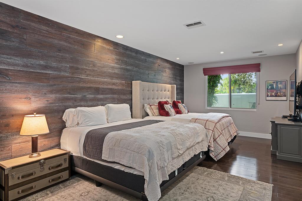 SADDLE TRAIL PARK OF WELLINGTON - Residential