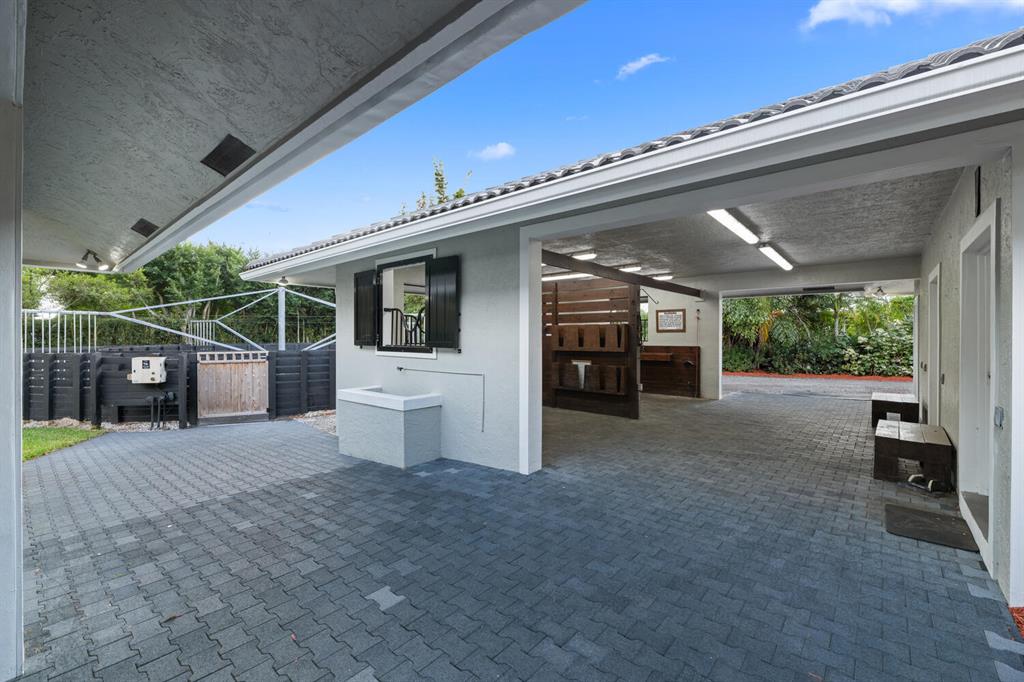 SADDLE TRAIL PARK OF WELLINGTON - Residential