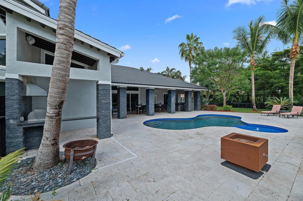 SADDLE TRAIL PARK OF WELLINGTON - Residential