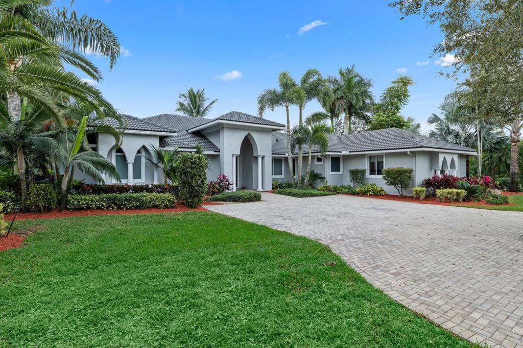 SADDLE TRAIL PARK OF WELLINGTON - Residential