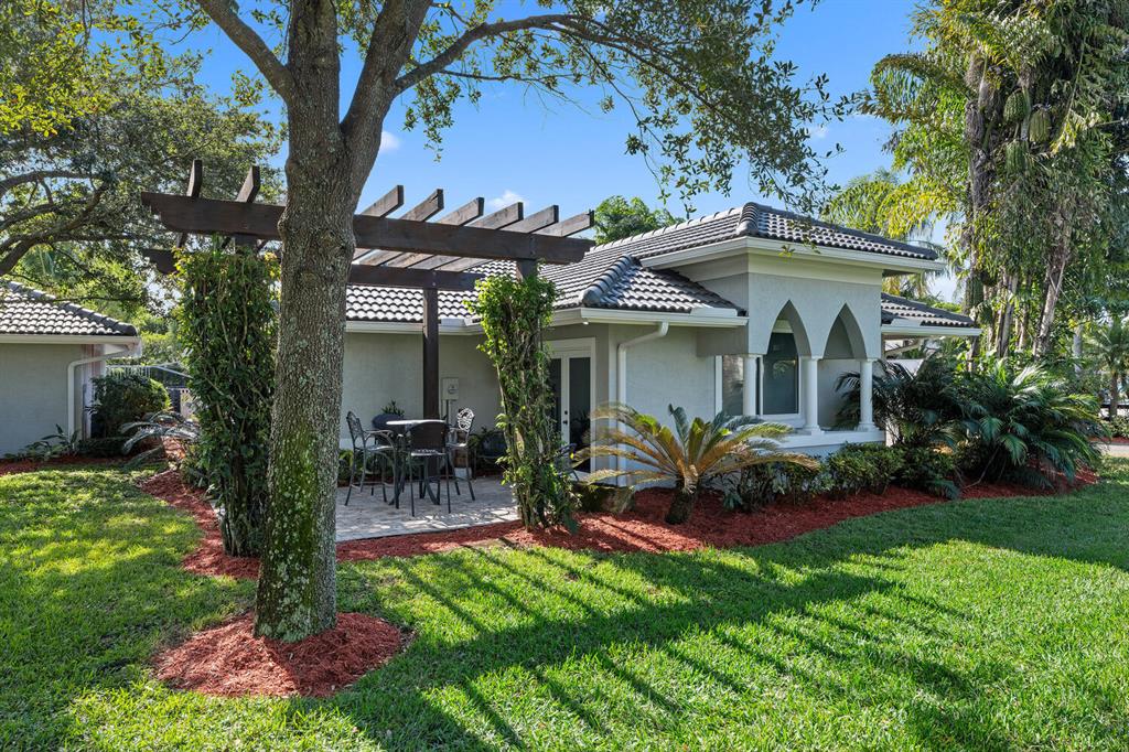 SADDLE TRAIL PARK OF WELLINGTON - Residential