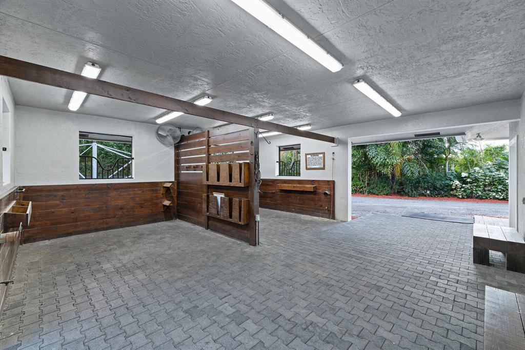 SADDLE TRAIL PARK OF WELLINGTON - Residential