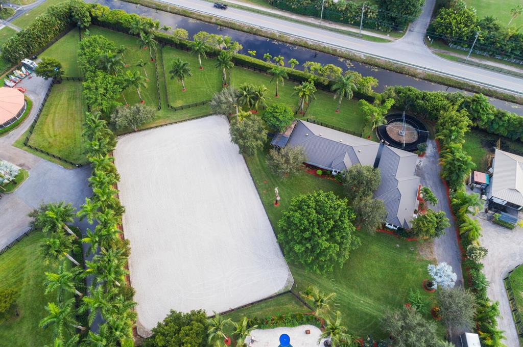 SADDLE TRAIL PARK OF WELLINGTON - Residential