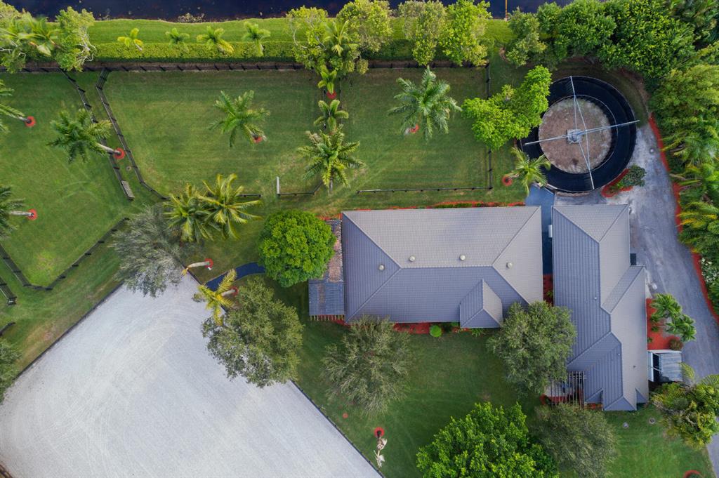 SADDLE TRAIL PARK OF WELLINGTON - Residential