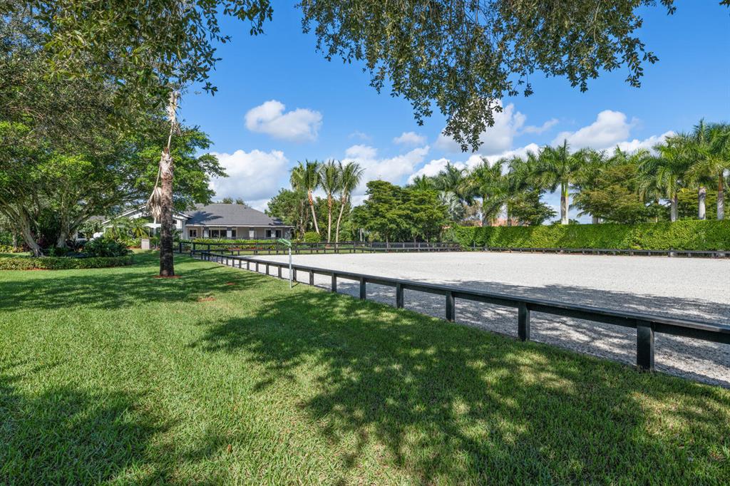 SADDLE TRAIL PARK OF WELLINGTON - Residential