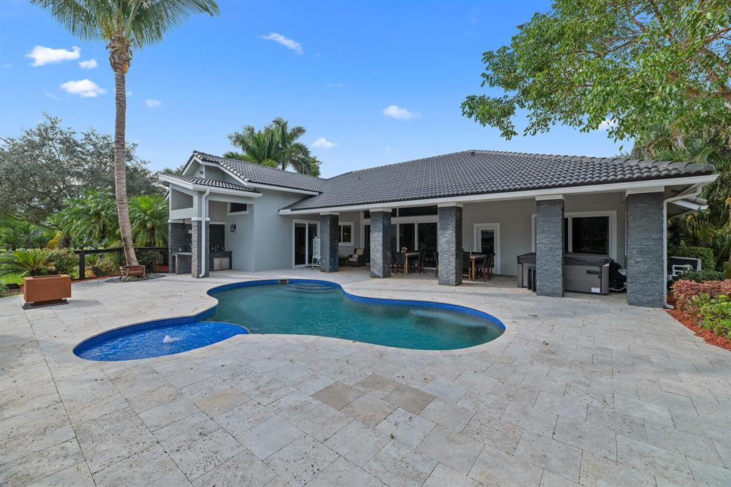 SADDLE TRAIL PARK OF WELLINGTON - Residential