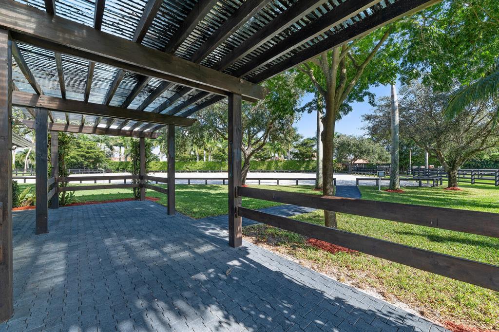 SADDLE TRAIL PARK OF WELLINGTON - Residential