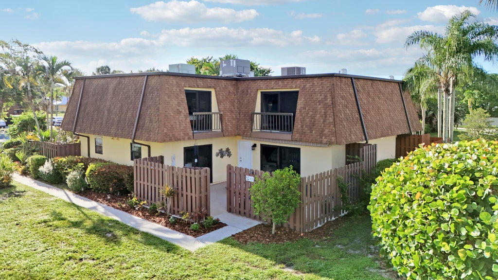 Photo of 110 N DELAWARE Boulevard #8B, Jupiter, FL 33458 (MLS # B26078328)