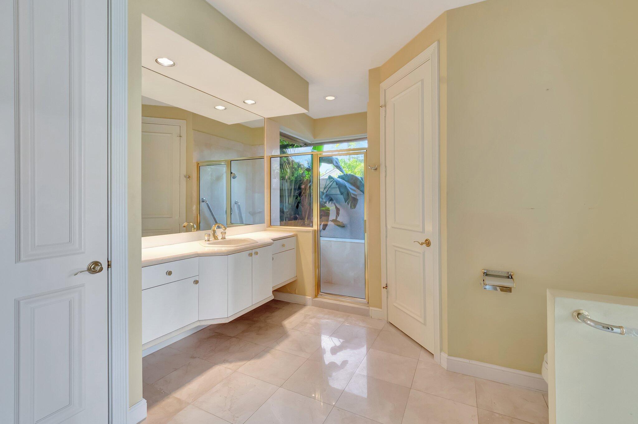 ST ANDREWS COUNTRY CLUB - Residential
