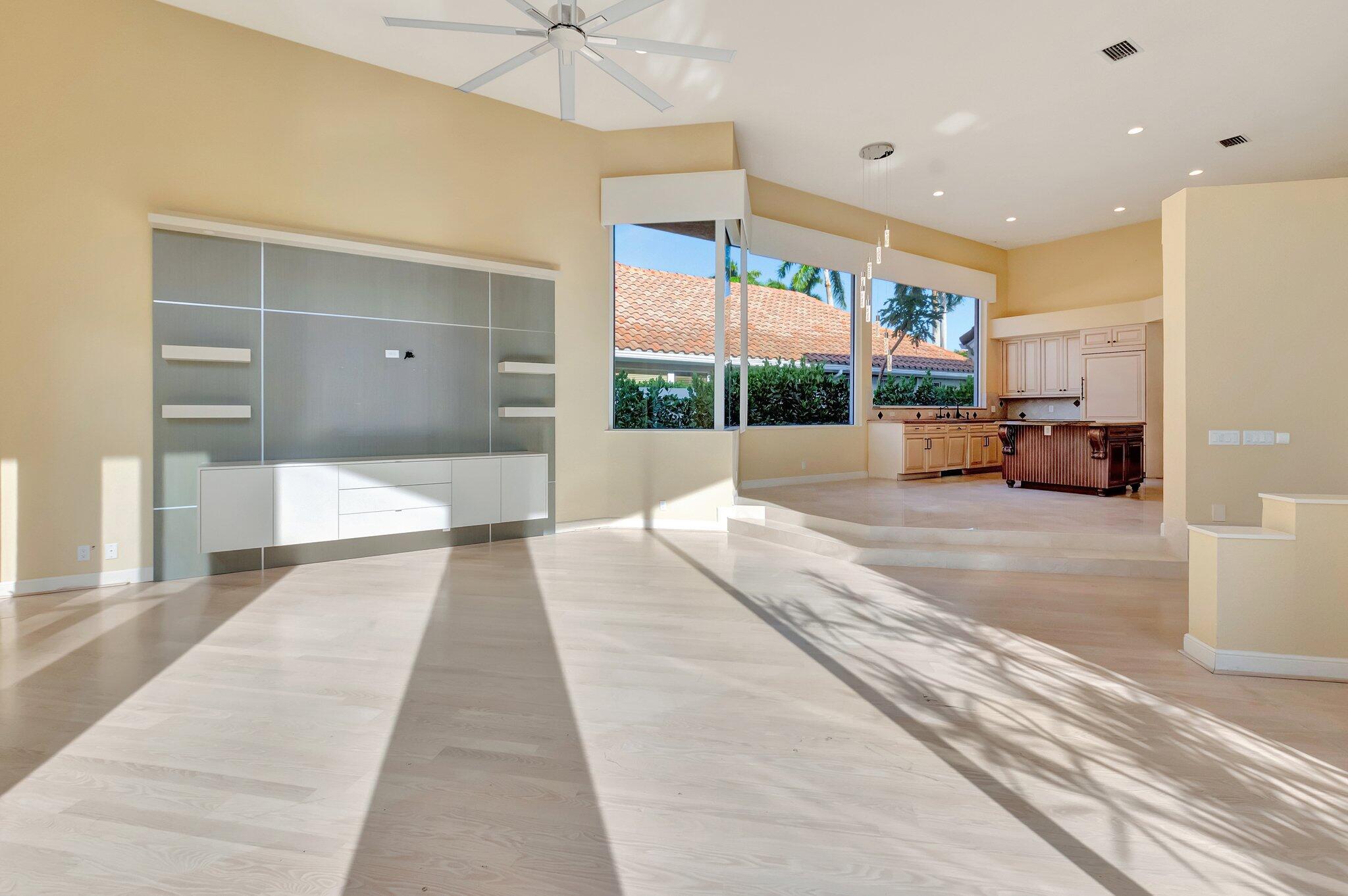 ST ANDREWS COUNTRY CLUB - Residential