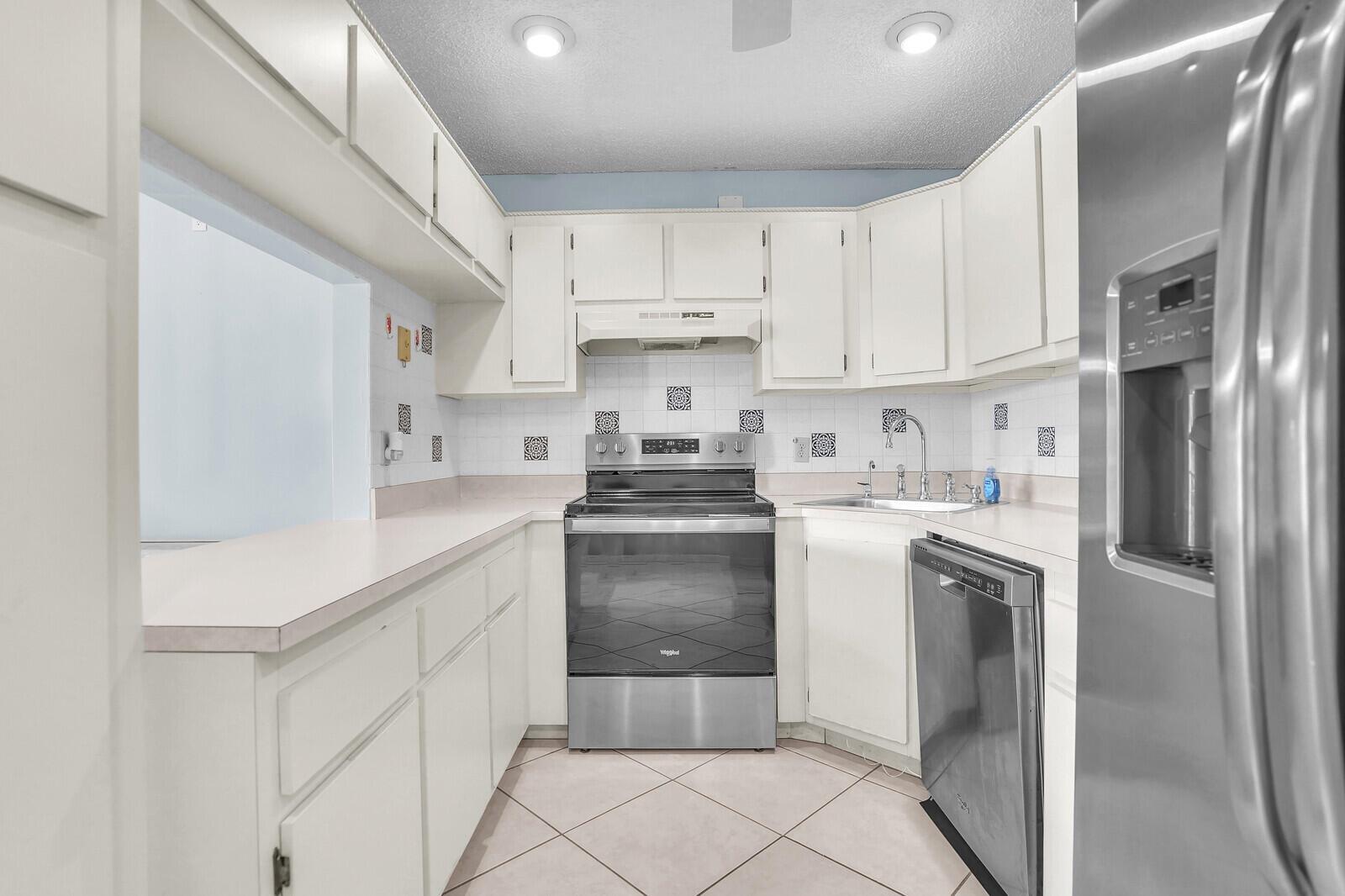 PINE RIDGE NORTH VILLAGE - Residential Lease