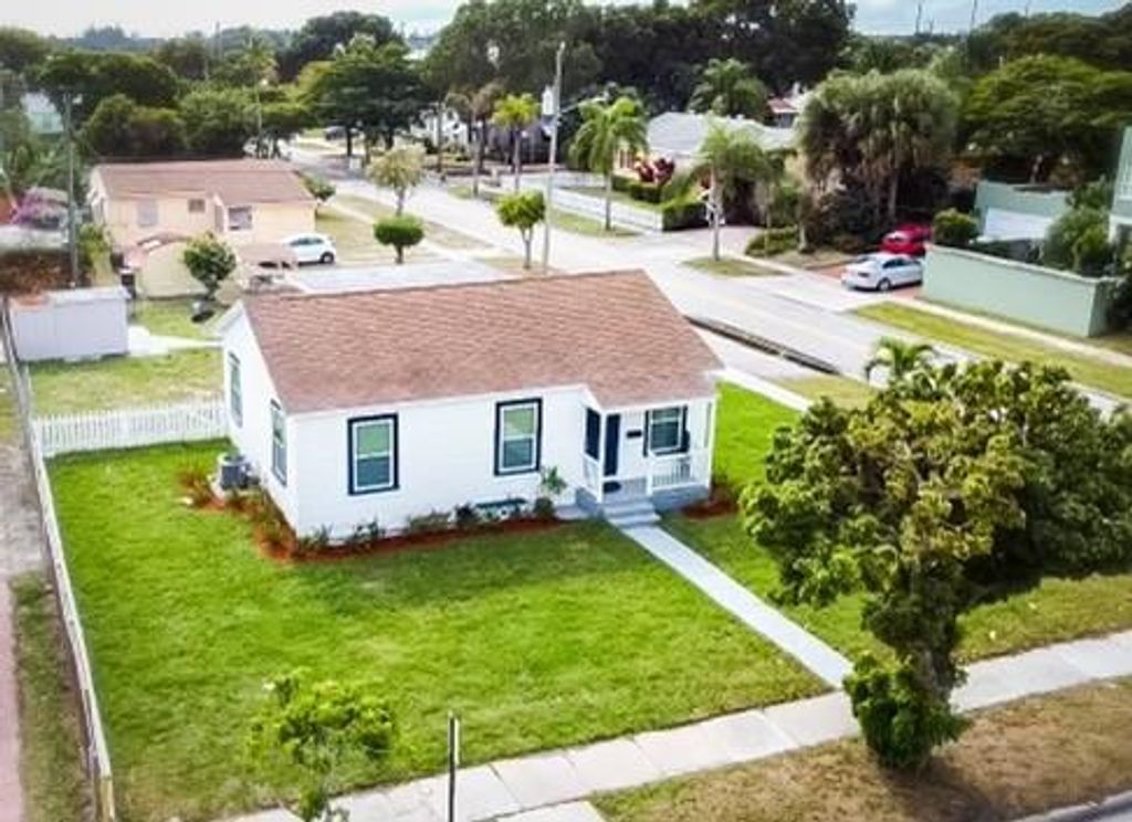 Photo of 732 Forest Hill Blvd, West Palm Beach, FL 33405 (MLS # F10310501)