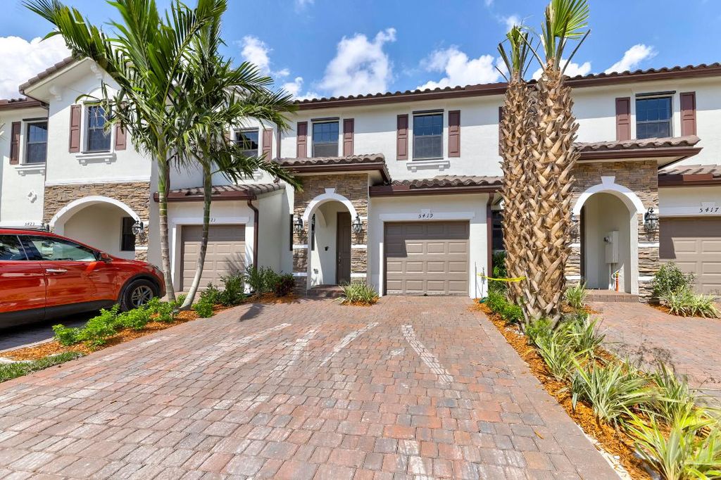 Photo of 5419 NW 27th Street, Margate, FL 33063 (MLS # R10925969)