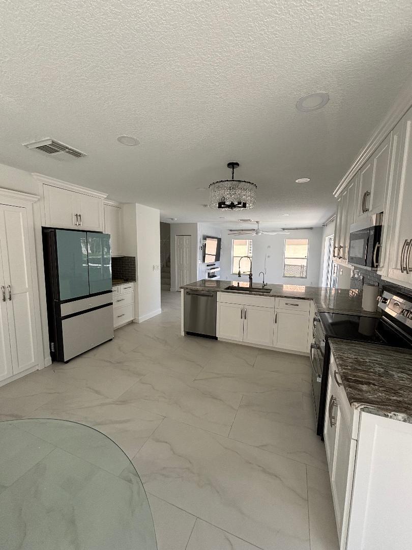 MELEAR - Residential Lease