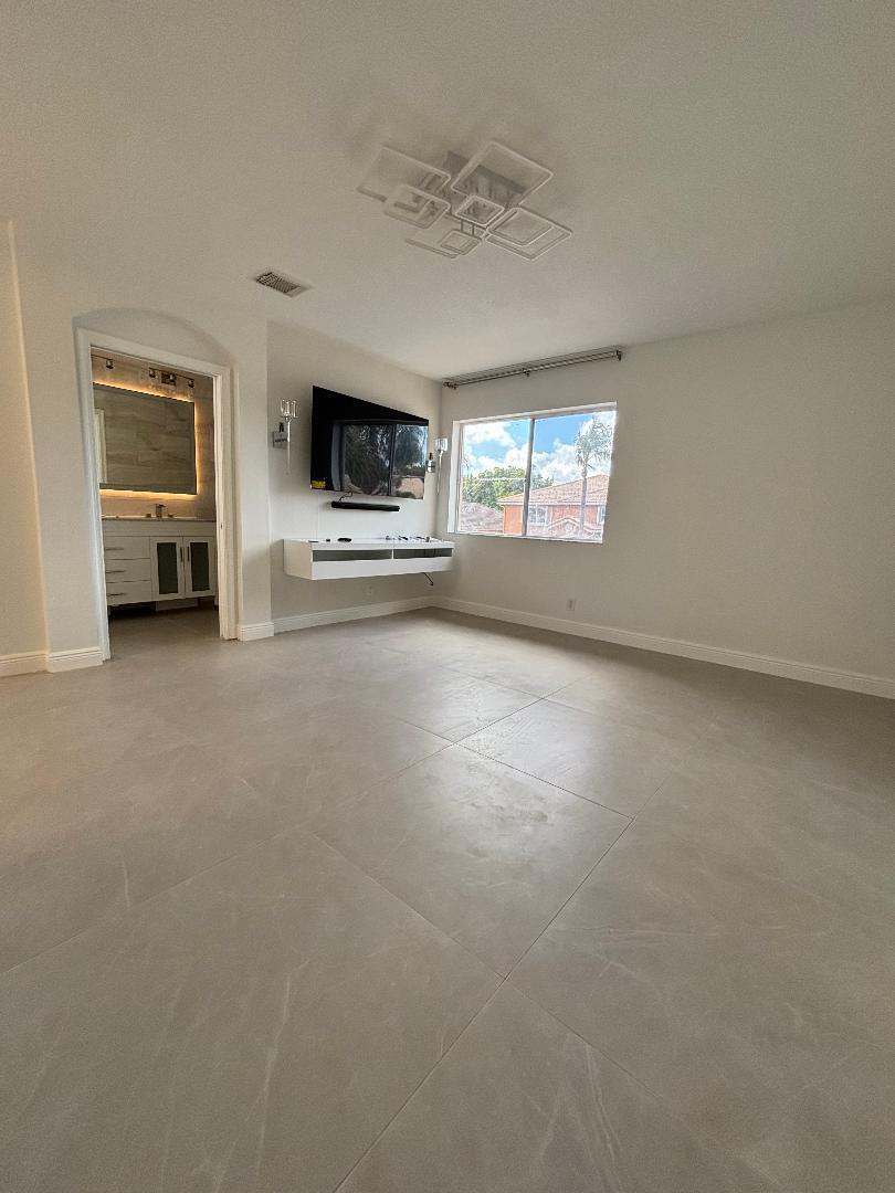 MELEAR - Residential Lease