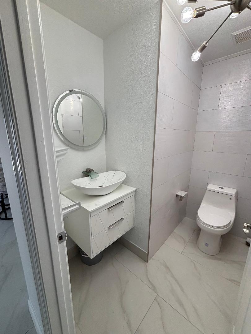 MELEAR - Residential Lease