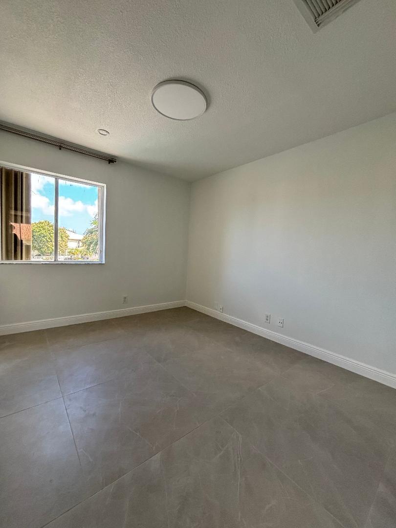 MELEAR - Residential Lease