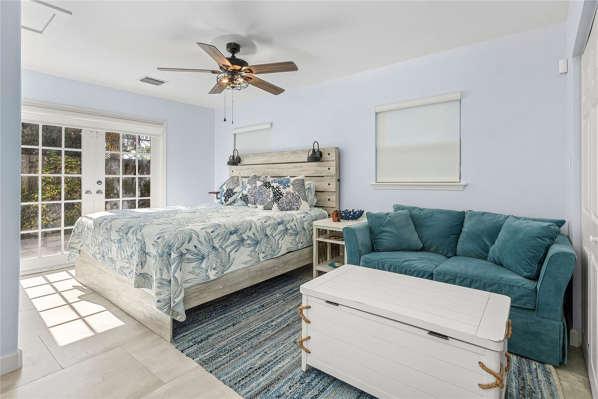 NORTH LAKE WORTH - Residential