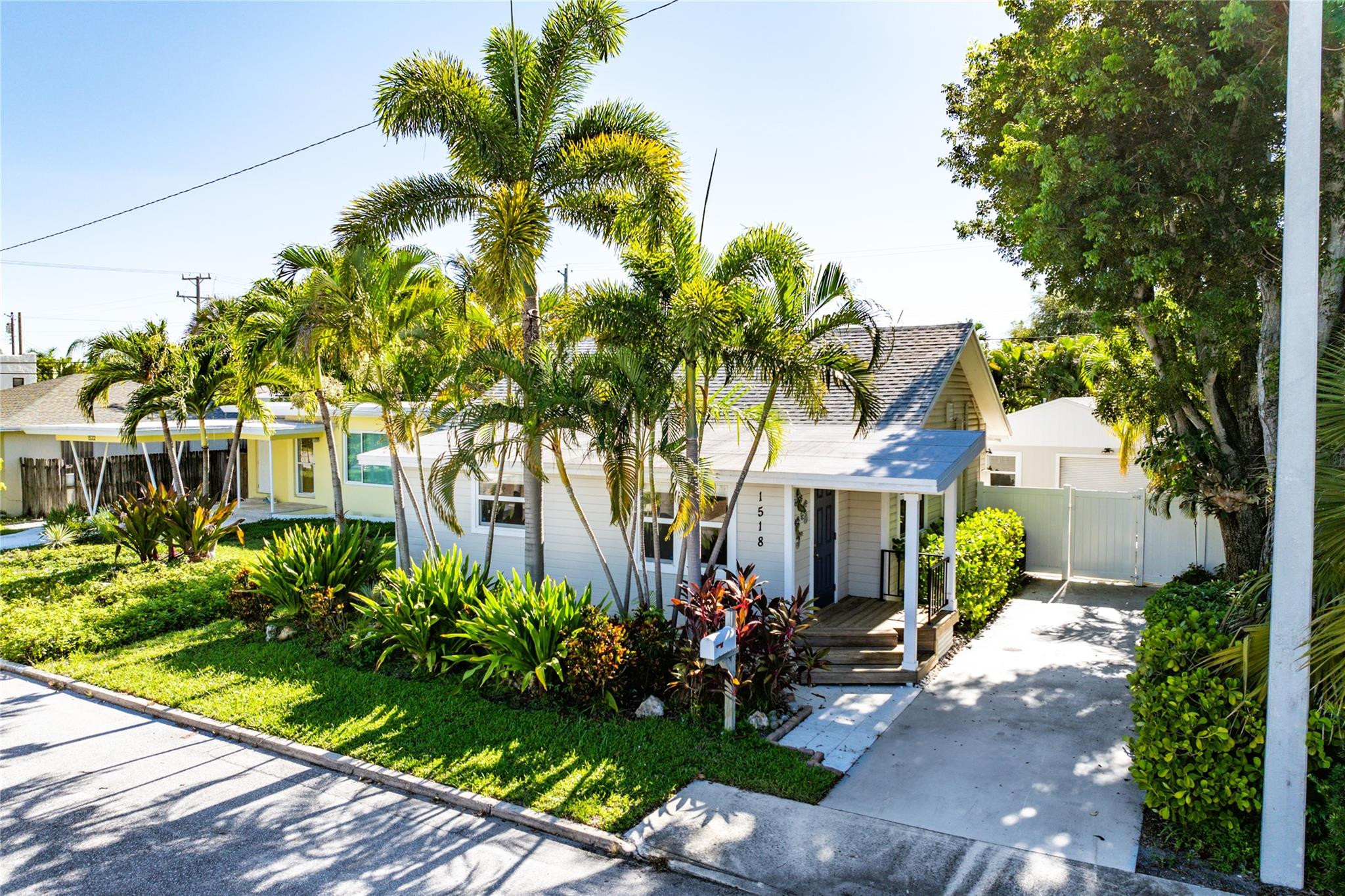 NORTH LAKE WORTH - Residential