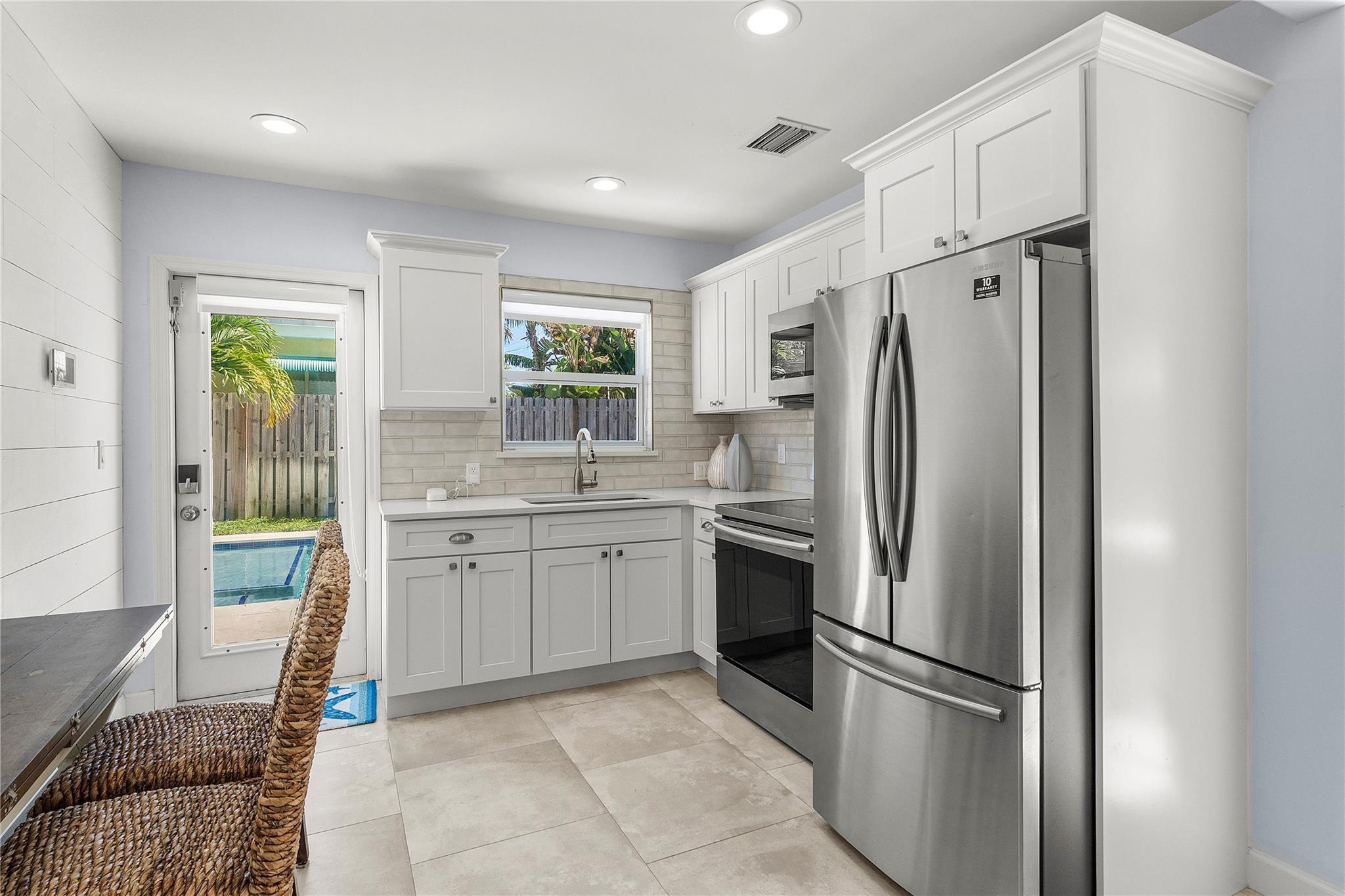 NORTH LAKE WORTH - Residential