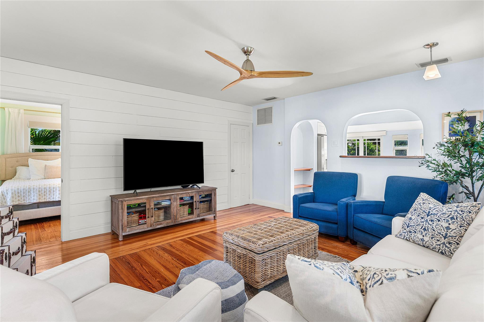 NORTH LAKE WORTH - Residential