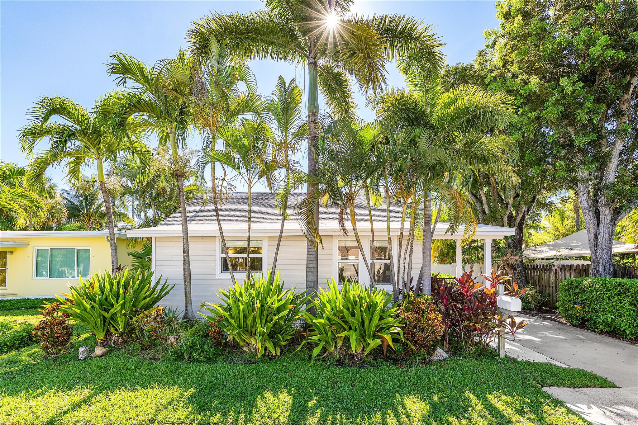 NORTH LAKE WORTH - Residential