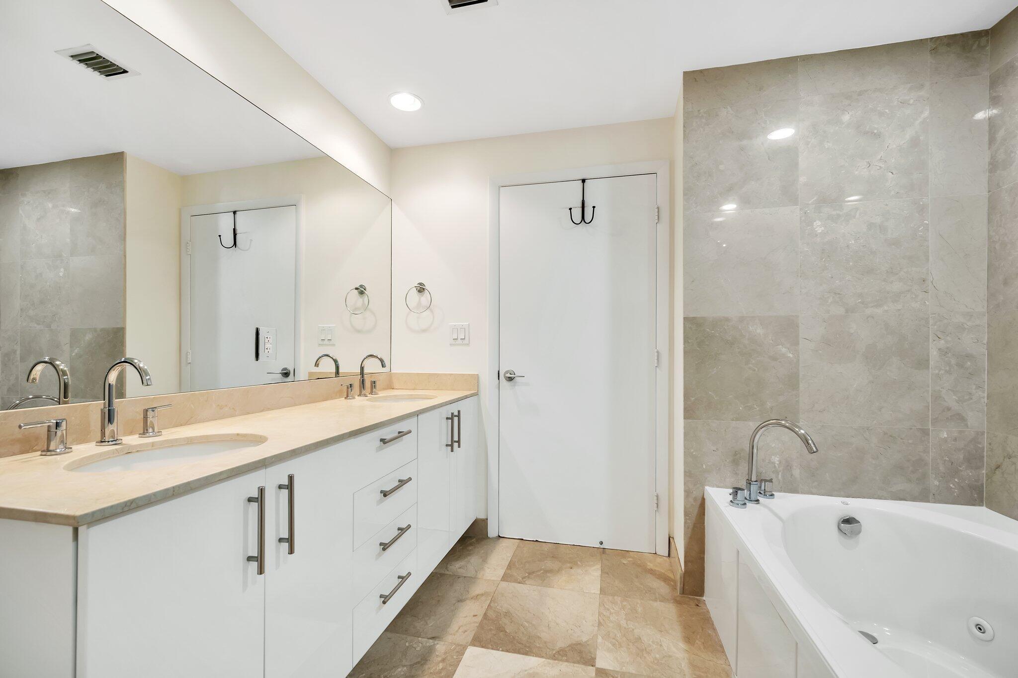 CITYPLACE SOUTH TOWER CONDO - Residential Lease