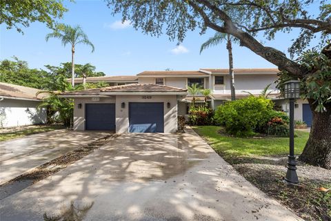 3249 Deer Creek Lake Shore Dr 32 Deerfield Beach FL 33442