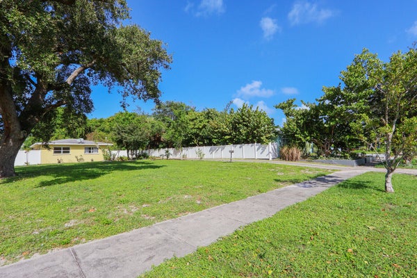 147 FORESTERIA DR, WEST PALM BEACH, FL 33403 - Image 7ecaaa85aadfd9adc55efd566a99e012/780178503