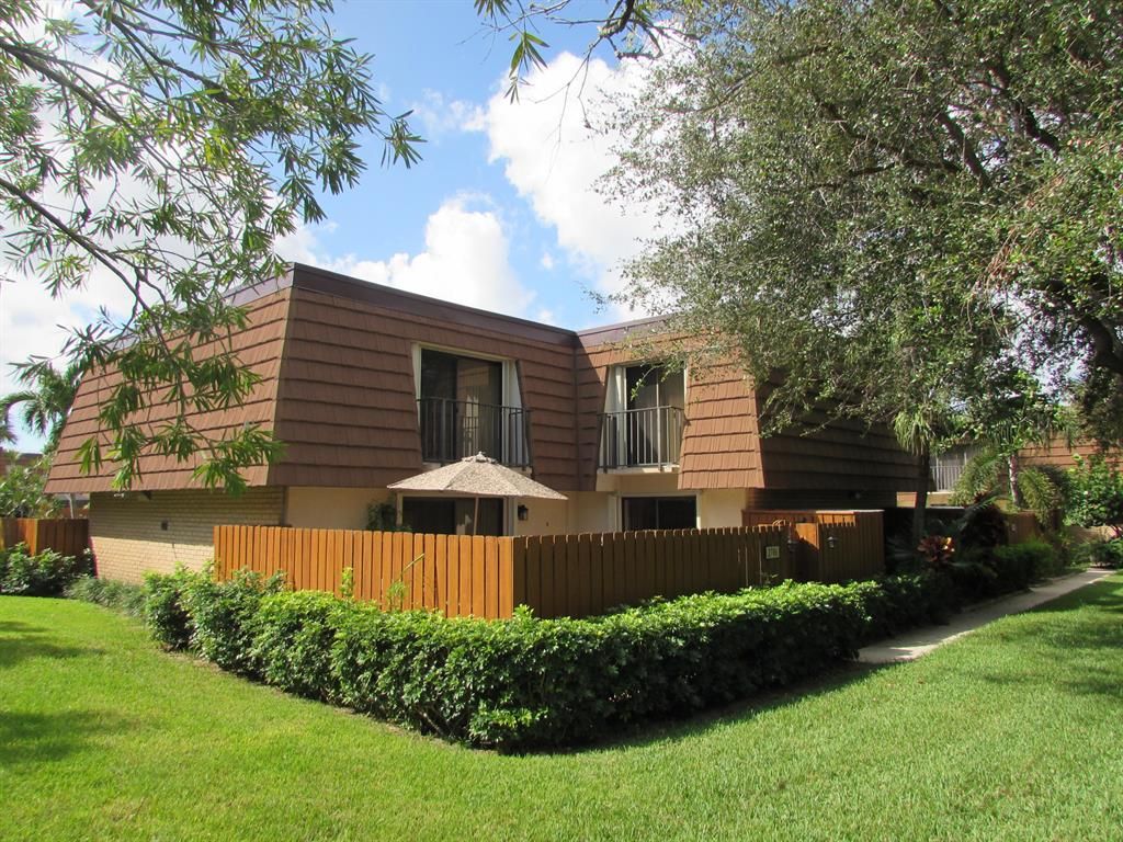 Photo of 2706 27th Court, Jupiter, FL 33477 (MLS # R10772905)