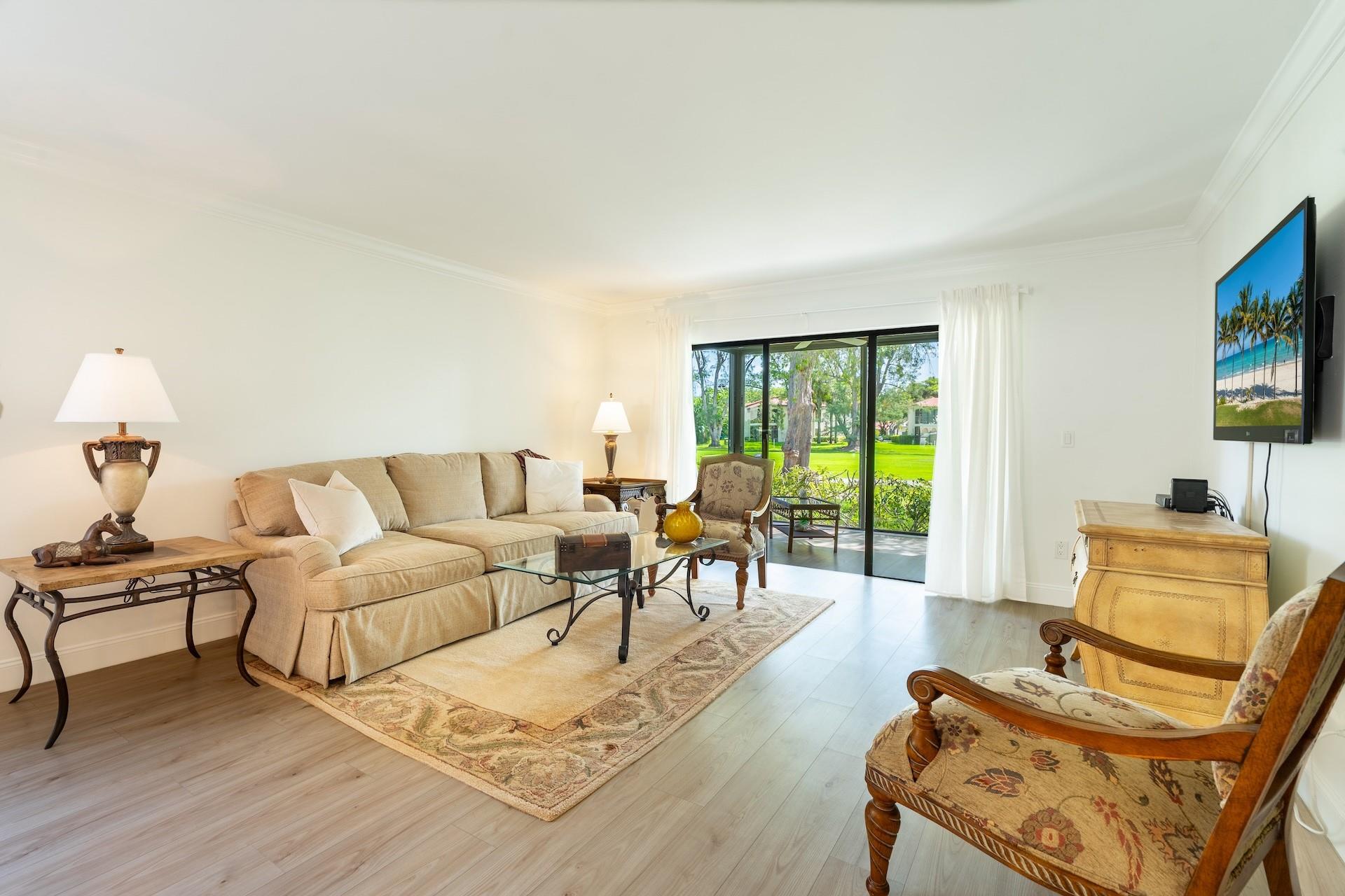 21668 Arriba Real 43A