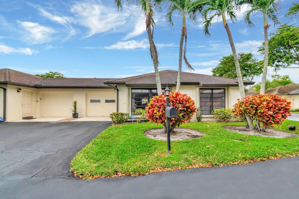 Photo of 4660 Greentree Place #105 B, Boynton Beach, FL 33436 (MLS # R11065779)