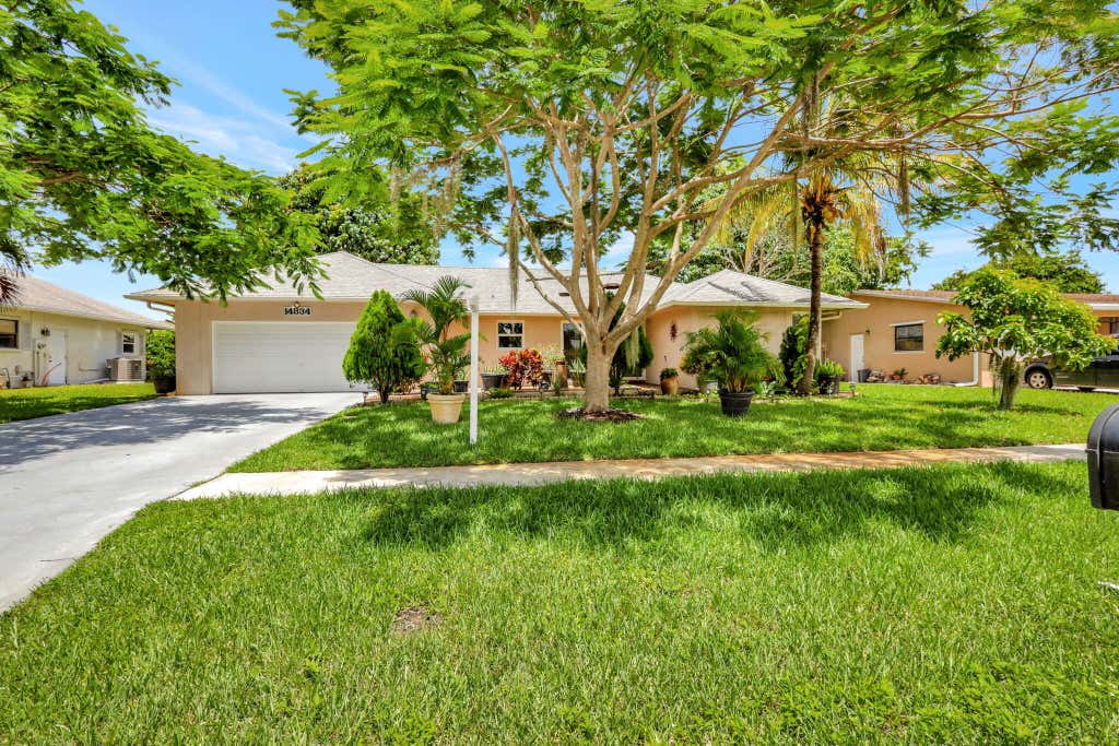 Photo of 14834 Summersong Lane, Delray Beach, FL 33484 (MLS # R11001223)