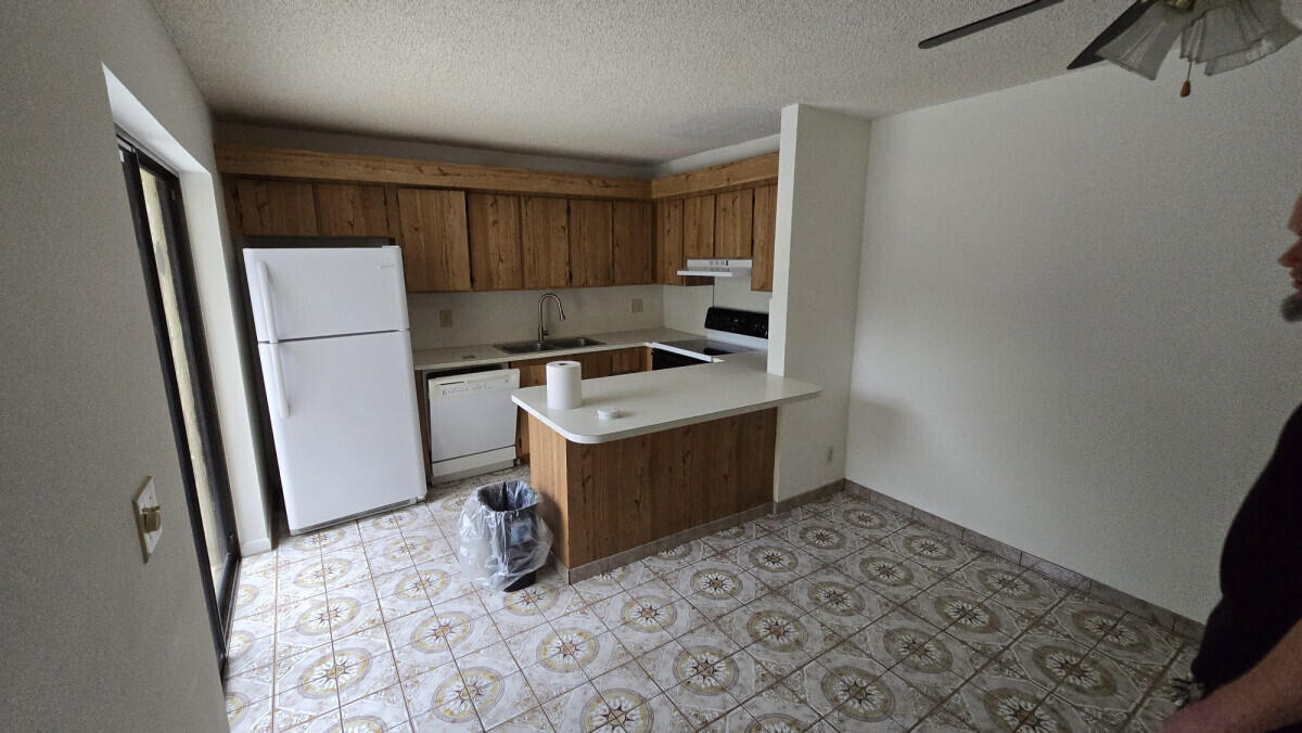 FOREST LAKES - Residential