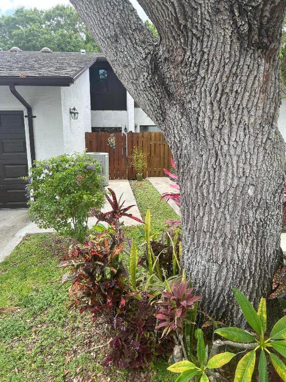 KEY COLONY TOWNHOUSE - Residential