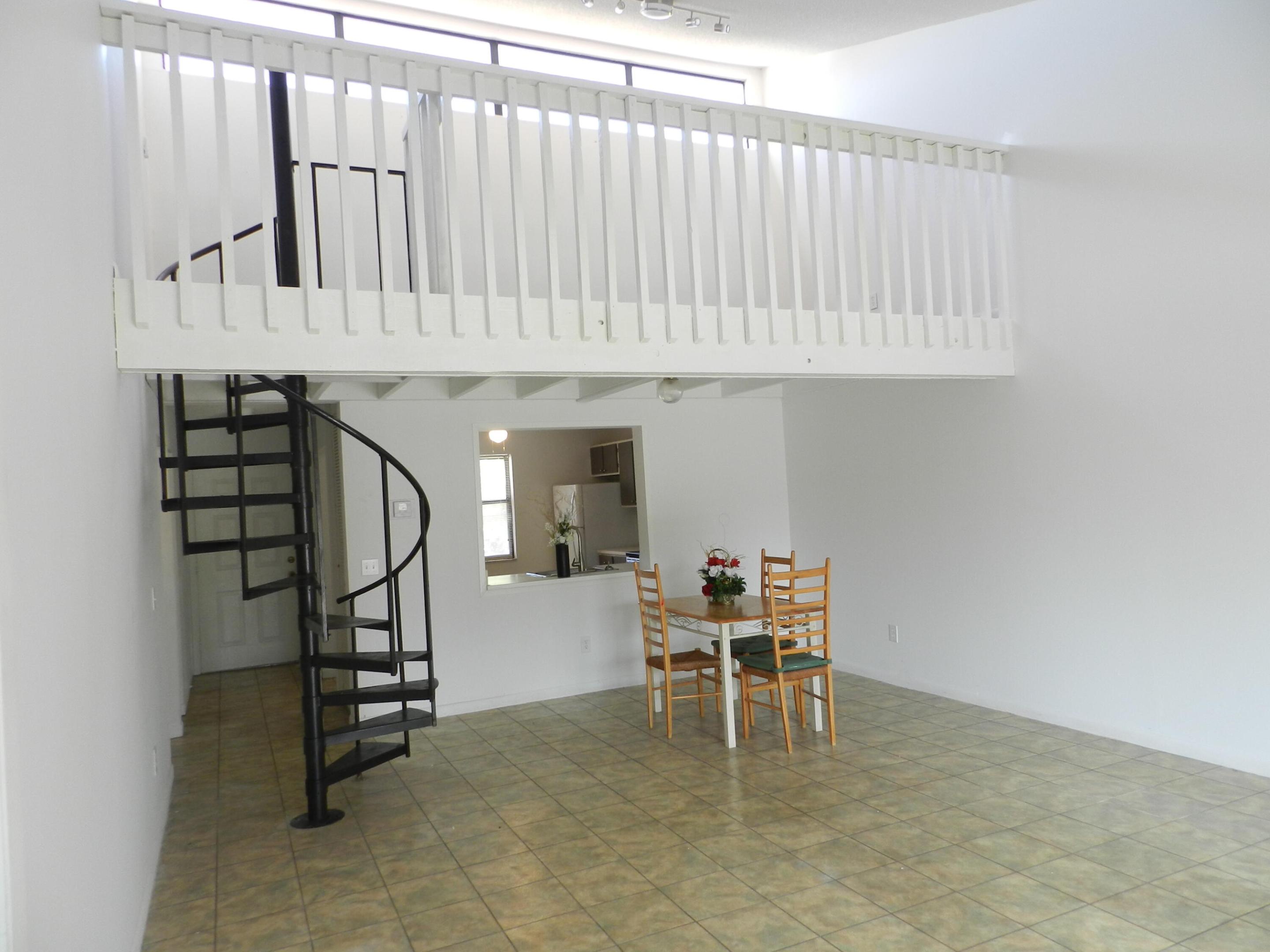 1110 E Lakeview Dr Drive E